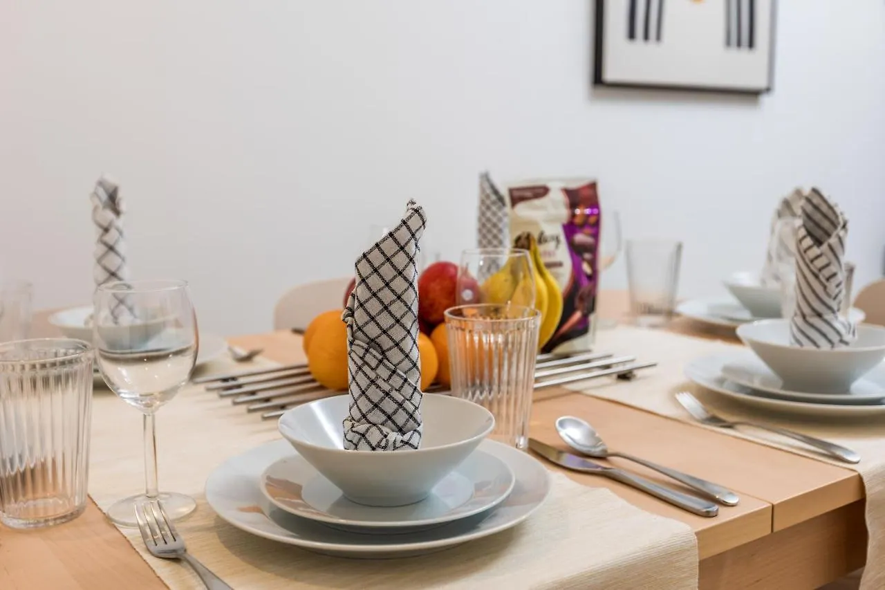 Lovely & Pristine 2Br + Kids - 7Min To Dubai Mall Apartment