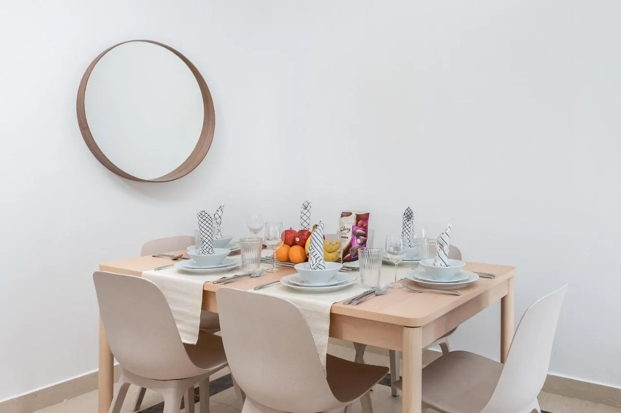 Lovely & Pristine 2Br + Kids - 7Min To Dubai Mall Apartment